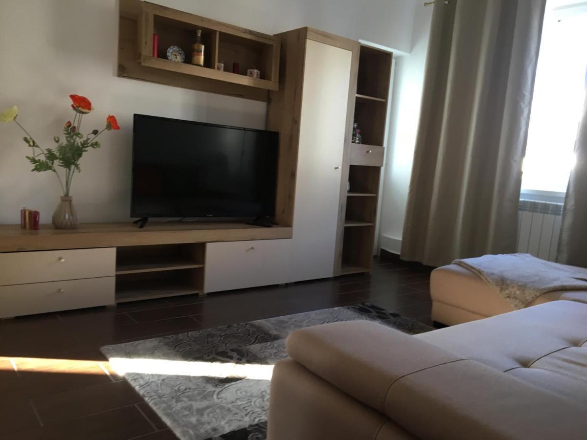 Central Home Piatra Neamt Exterior photo