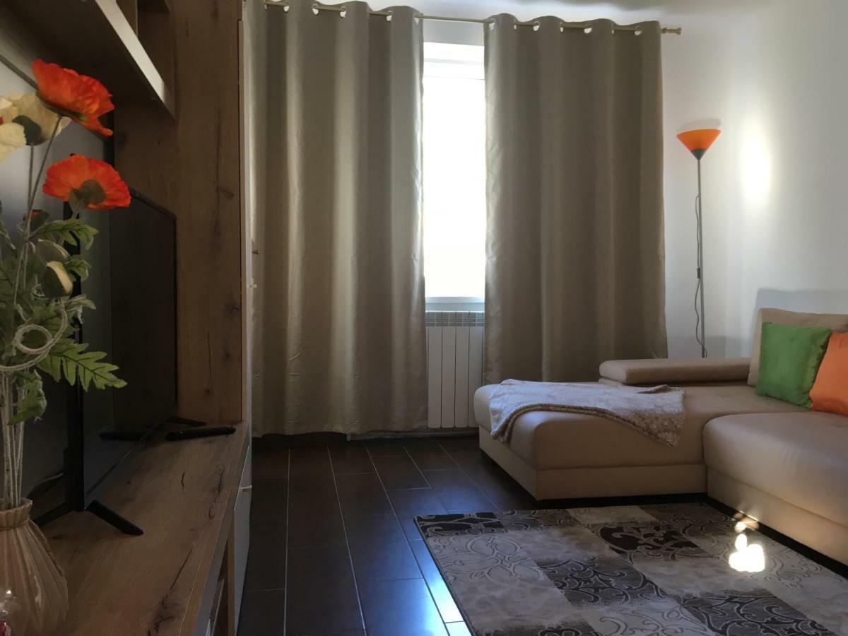 Central Home Piatra Neamt Exterior photo